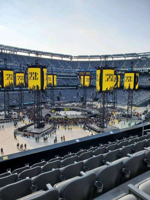 MetLife Stadium, section: 219, row: 6, seat: 14