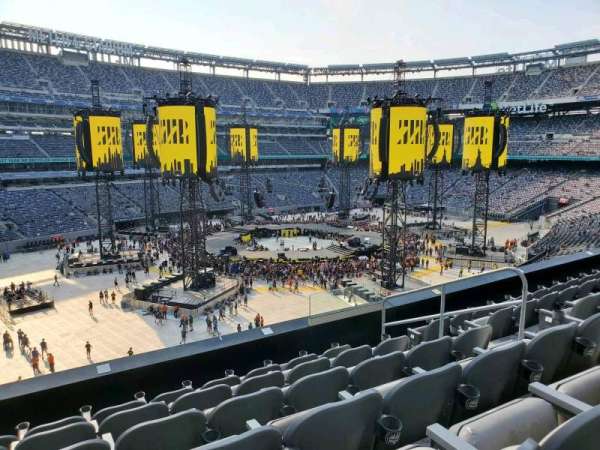 MetLife Stadium, section: 219, row: 6, seat: 8