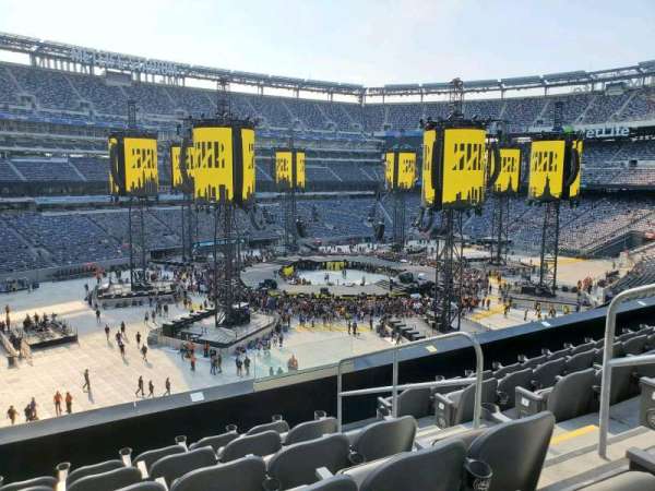 MetLife Stadium, section: 219, row: 6, seat: 5