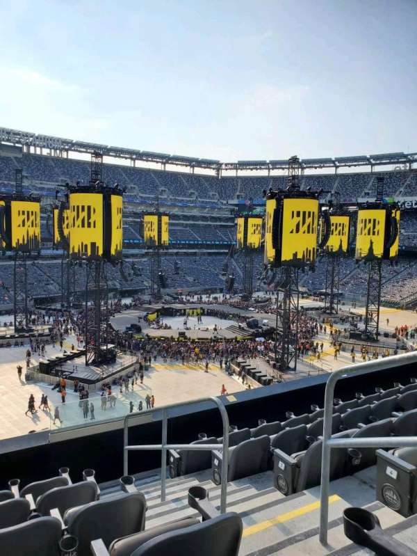 MetLife Stadium, section: 219, row: 6, seat: 3