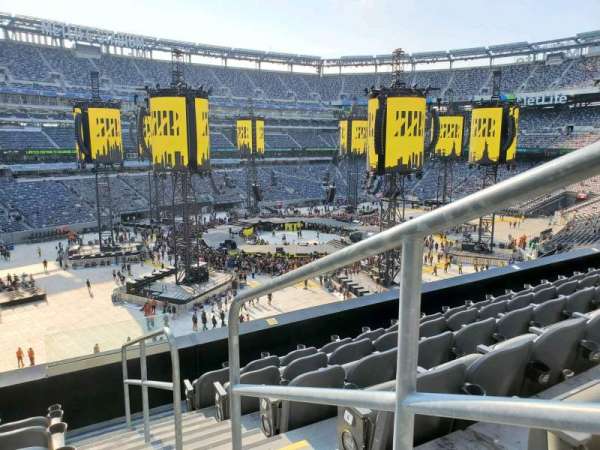 MetLife Stadium, section: 219, row: 6, seat: 1