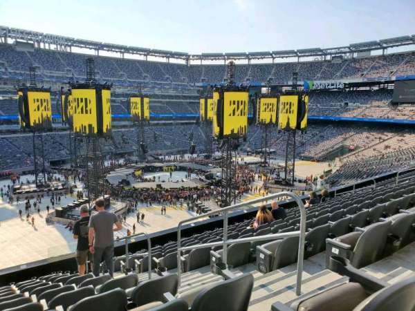 MetLife Stadium, section: 219, row: 11, seat: 4