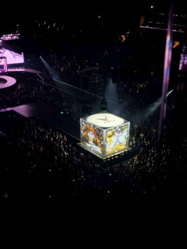 Madison Square Garden, section: 302, row: 1, seat: 2