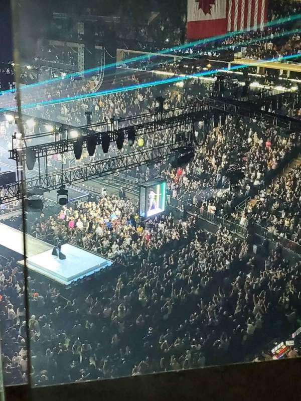 Madison Square Garden, section: 302, row: 1, seat: 2