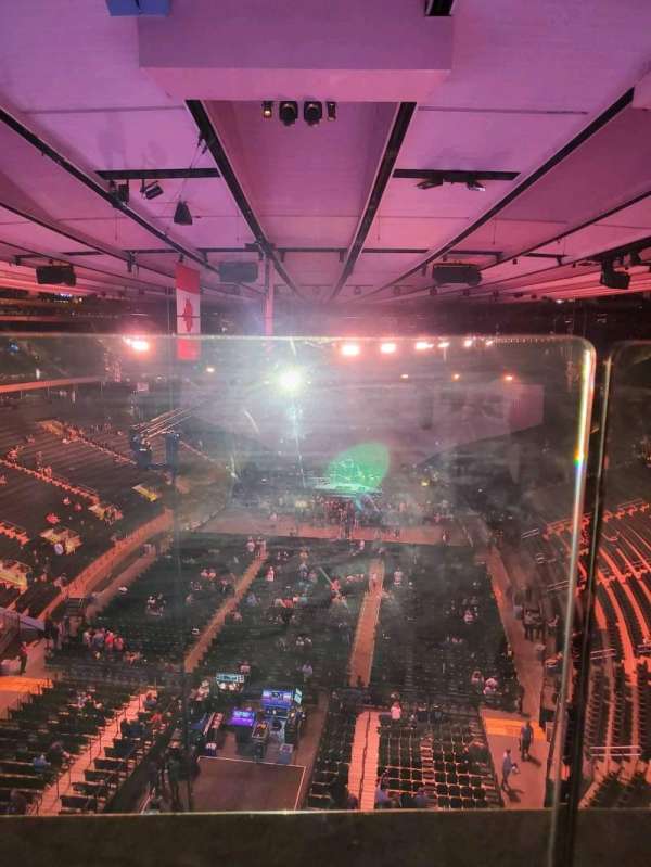 Madison Square Garden, section: 306, row: 1, seat: 6