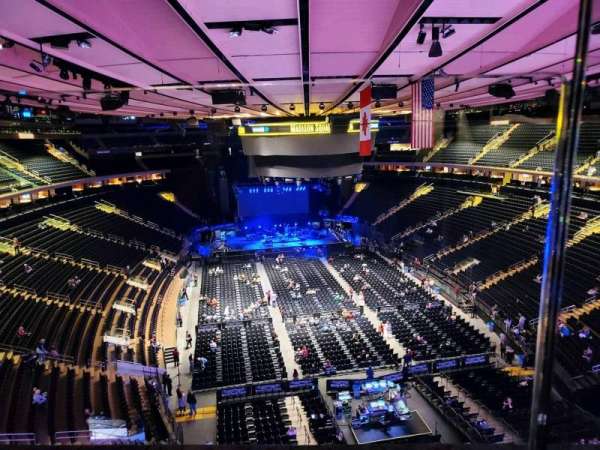Madison Square Garden, section: 304, row: 1, seat: 4