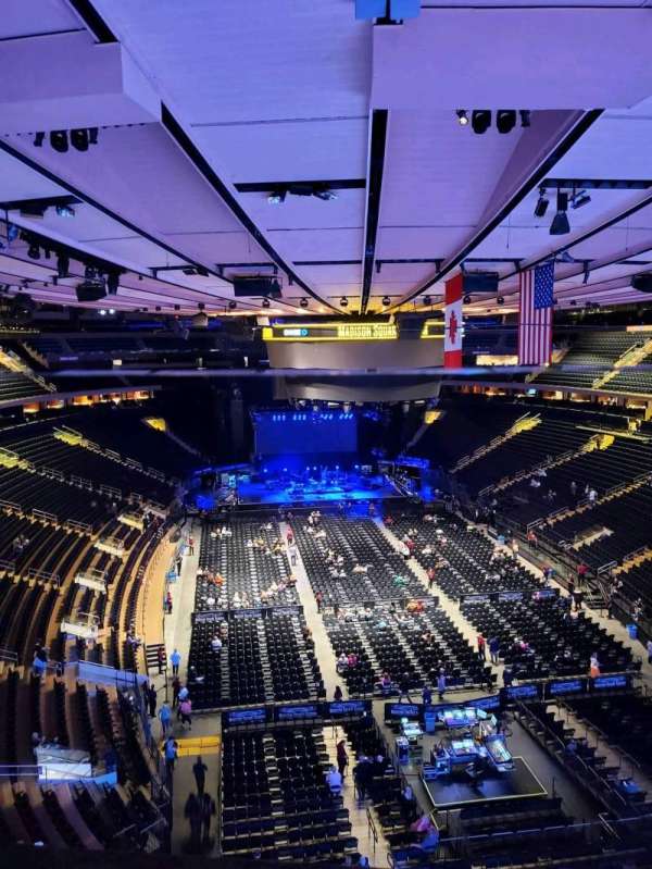 Madison Square Garden, section: 304, row: 1, seat: 3