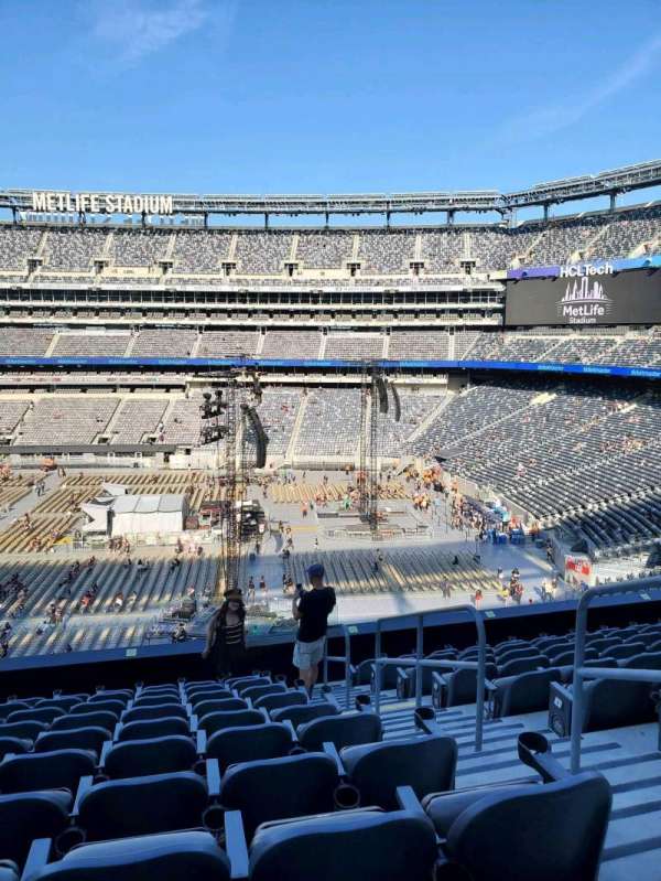MetLife Stadium, section: 236, row: 10, seat: 3