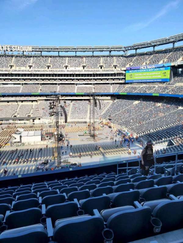 MetLife Stadium, section: 236, row: 10, seat: 8