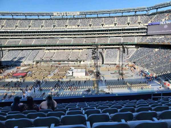 MetLife Stadium, section: 236, row: 10, seat: 10