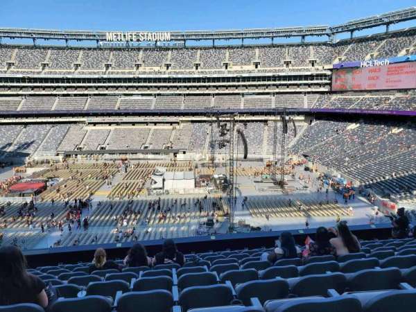 MetLife Stadium, section: 236, row: 10, seat: 18