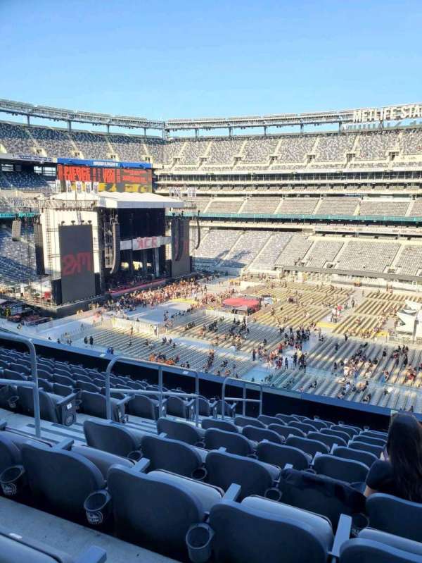 MetLife Stadium, section: 236, row: 10, seat: 20