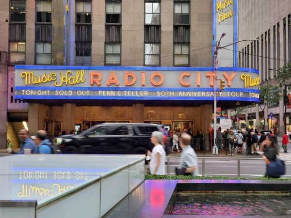 Radio City Music Hall, section: EXTERIOR