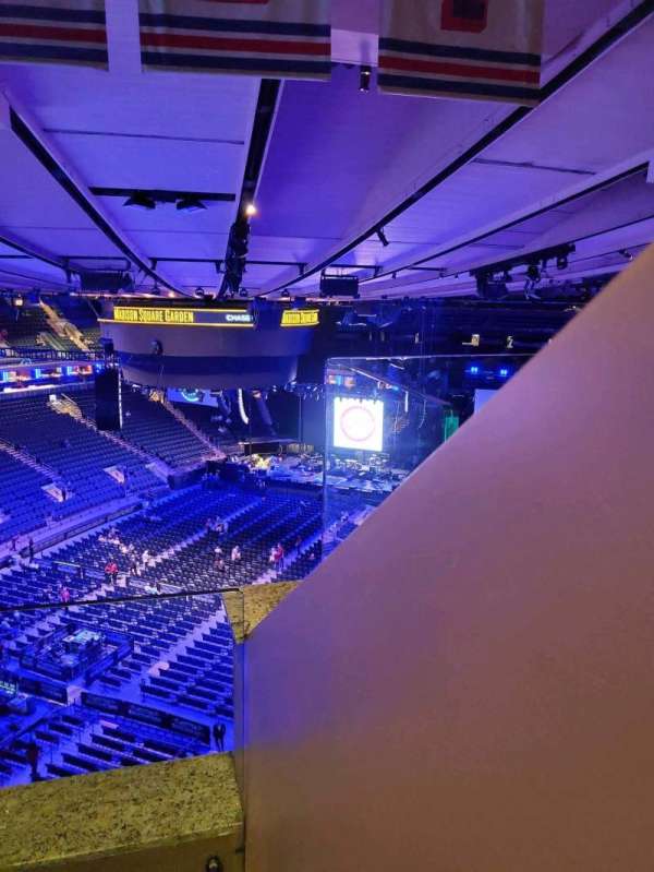 Madison Square Garden, section: 308, row: 2, seat: 16