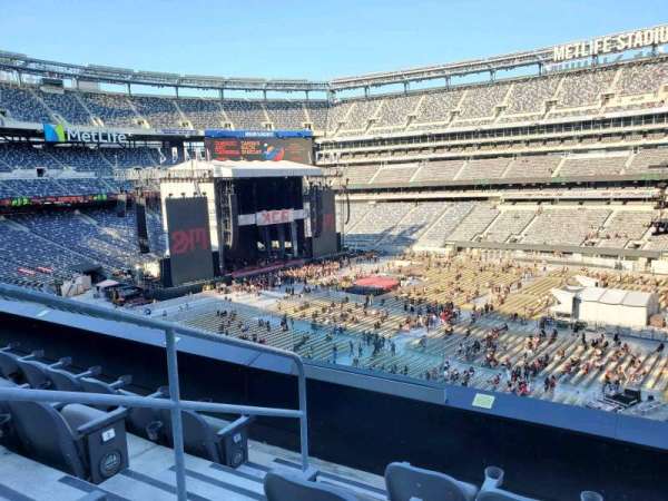 MetLife Stadium, section: 235, row: 4, seat: 21
