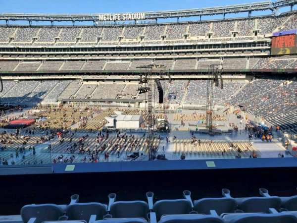 MetLife Stadium, section: 235, row: 4, seat: 21