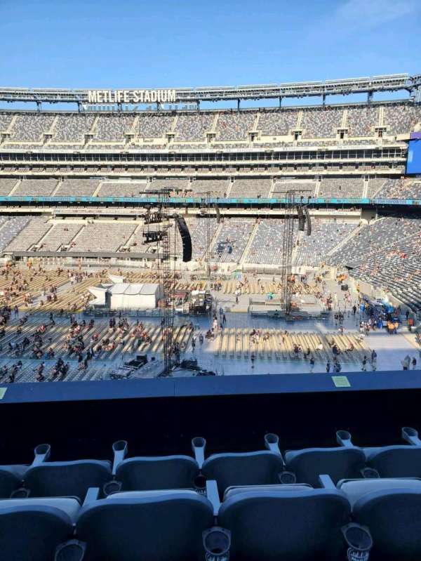 MetLife Stadium, section: 235, row: 4, seat: 16