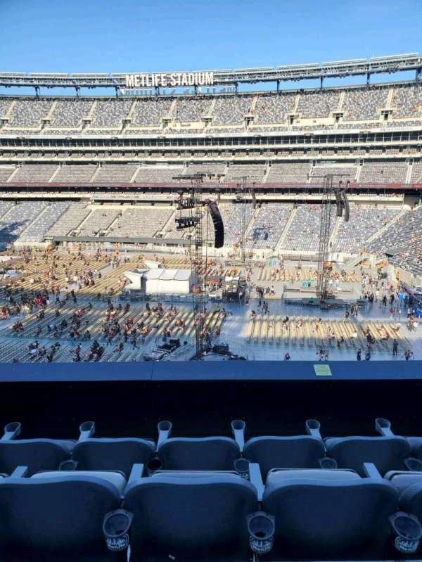 MetLife Stadium, section: 235, row: 4, seat: 15