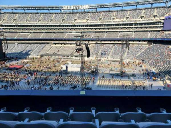 MetLife Stadium, section: 235, row: 4, seat: 13
