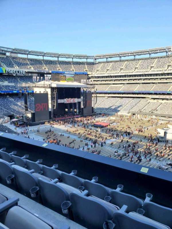 MetLife Stadium, section: 235, row: 4, seat: 11
