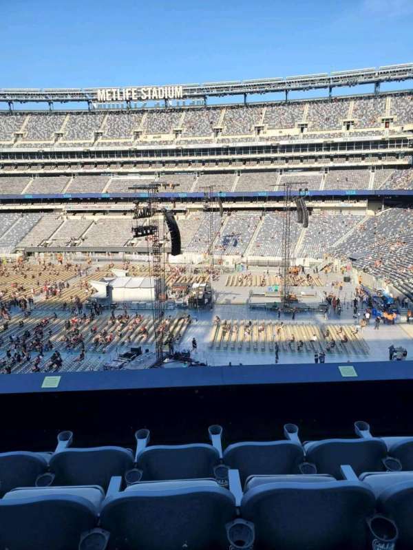 MetLife Stadium, section: 235, row: 4, seat: 11