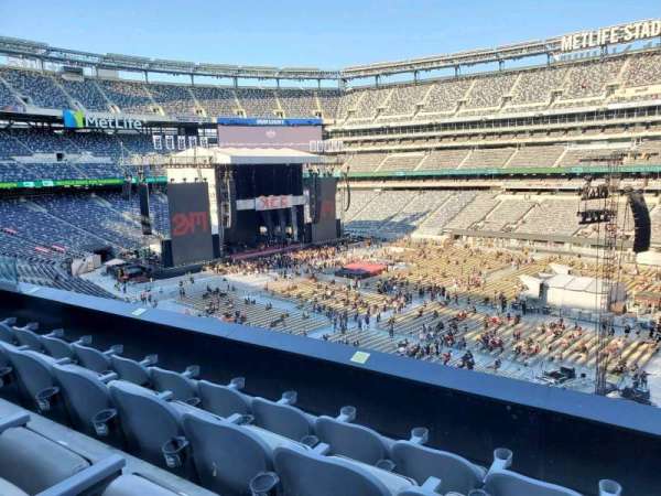 MetLife Stadium, section: 235, row: 4, seat: 9