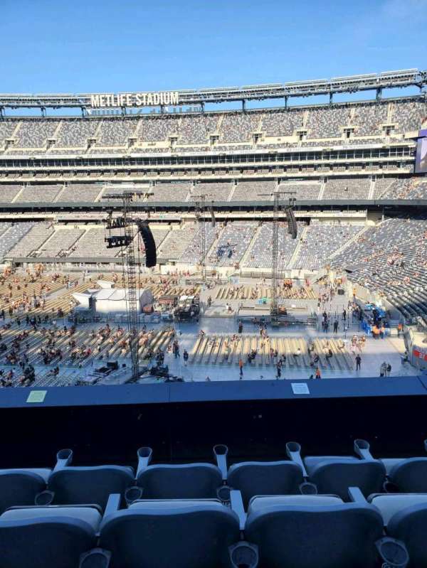 MetLife Stadium, section: 235, row: 4, seat: 6