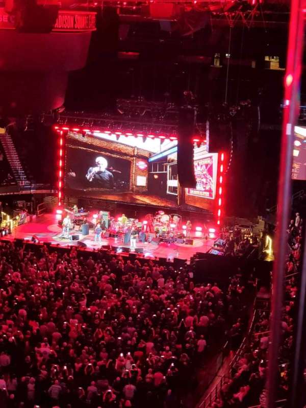 Madison Square Garden, section: 308, row: 1, seat: 14