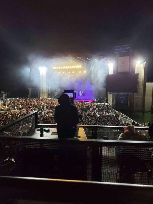 Jones Beach Theater, section: 201, row: AA, seat: 27