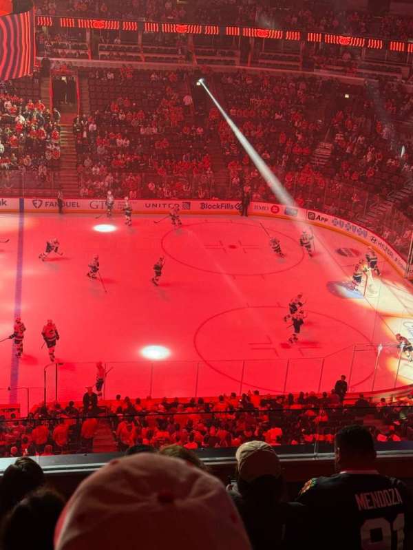 United Center, section: 334, row: 5, seat: 1