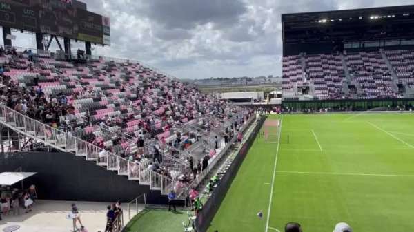 Chase Stadium, section: 121, row: 19, seat: 8