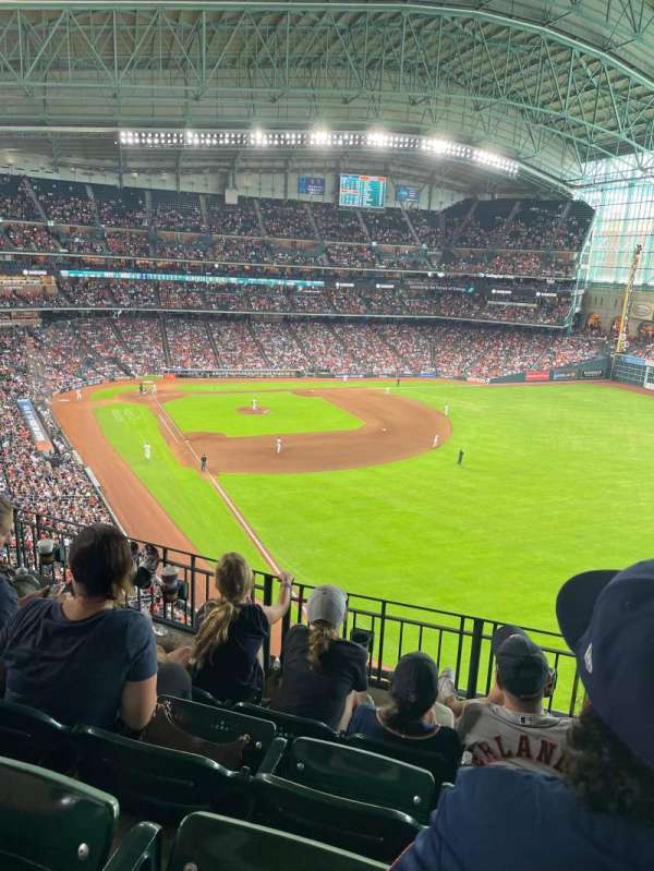 Daikin Park, section: 334, row: 4, seat: 14