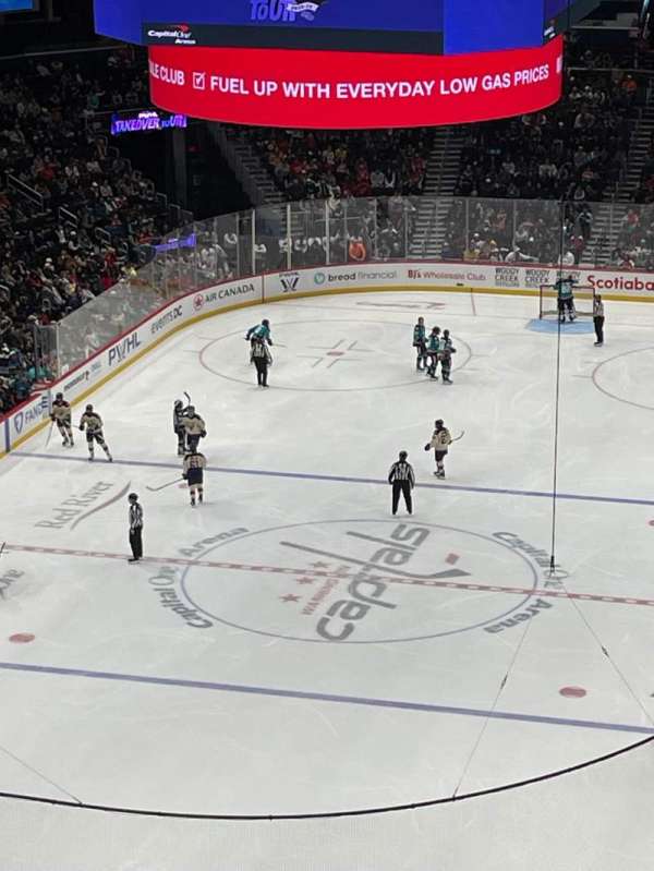 Capital One Arena, section: 428, row: 1, seat: 5