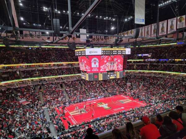 United Center, section: 320, row: 5, seat: 8