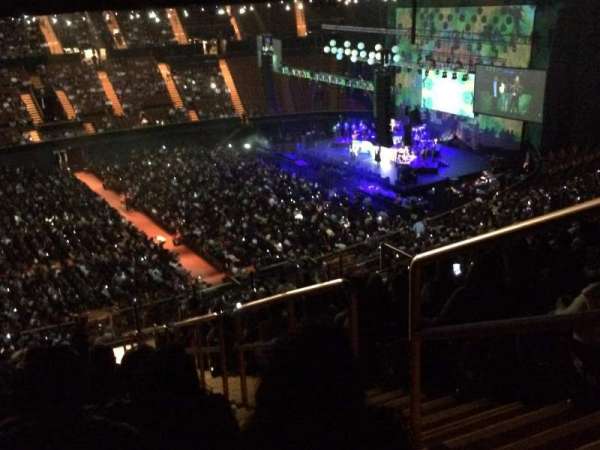 Kia Forum, section: 207, row: 20, seat: 14