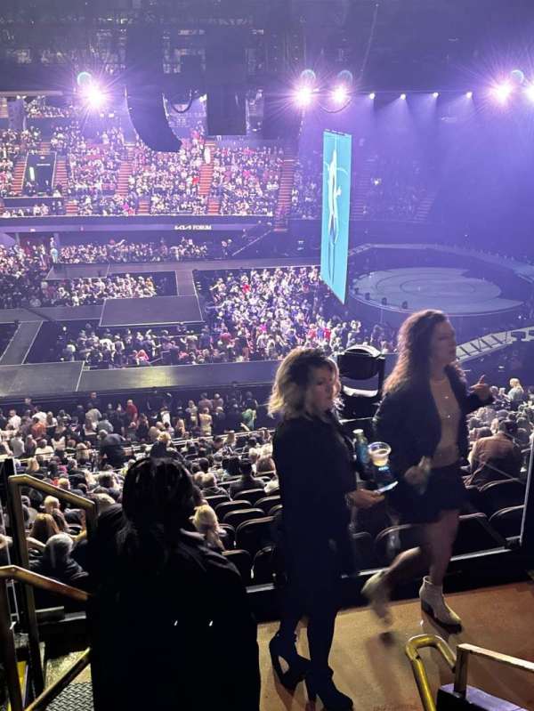 Kia Forum, section: 210, row: 5, seat: 11