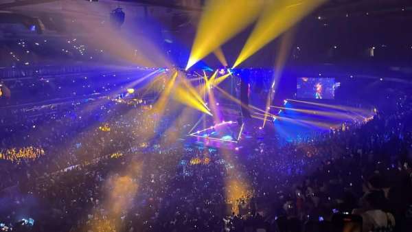 United Center, section: 304, row: 6, seat: 14