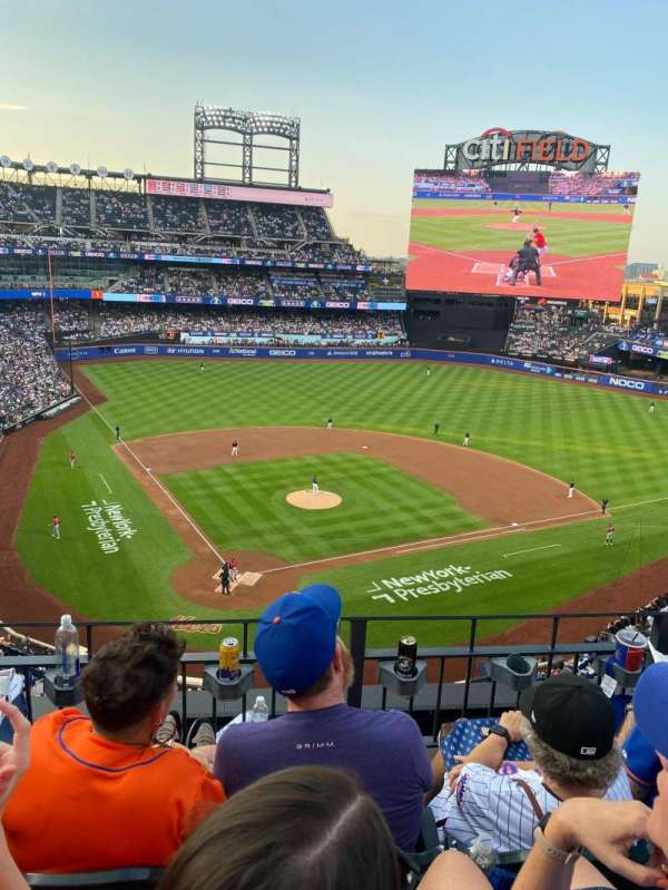 Citi Field, section: 412, row: 3, seat: 3