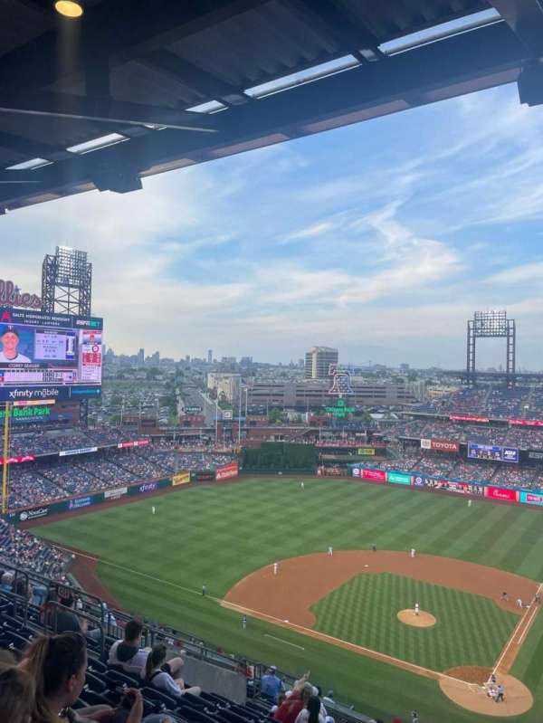 Citizens Bank Park, section: 423, row: 16, seat: 17