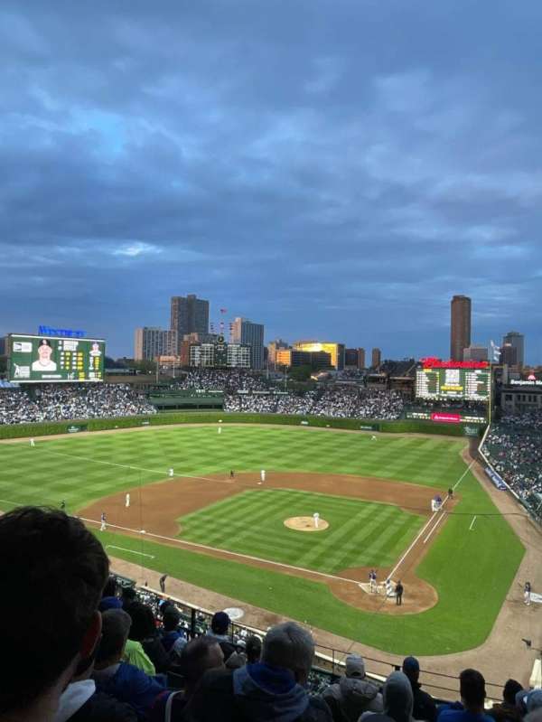 Wrigley Field, section: 314L, row: 8, seat: 17