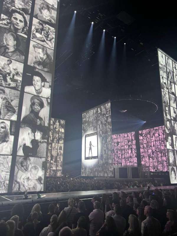 Royal Arena, section: 103, row: 9, seat: 42