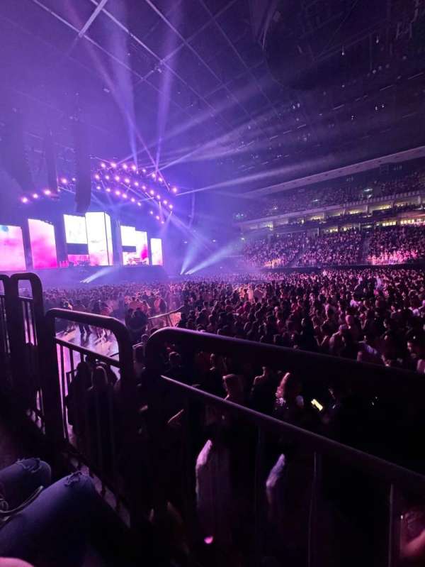 Uber Arena, section: 103, row: 7, seat: 3