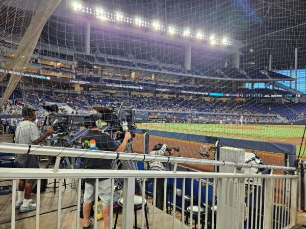 LoanDepot Park, section: FL3, row: DD, seat: 18