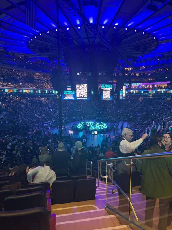 Madison Square Garden, section: 113, row: 22, seat: 24