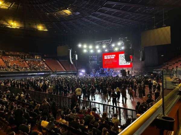 Kia Forum, section: 108, row: 1, seat: 2