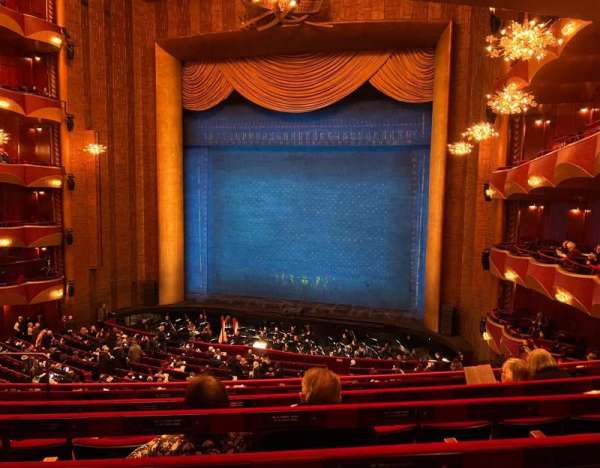 Metropolitan Opera House - Lincoln Center, section: Grand Tier R, row: E, seat: 8