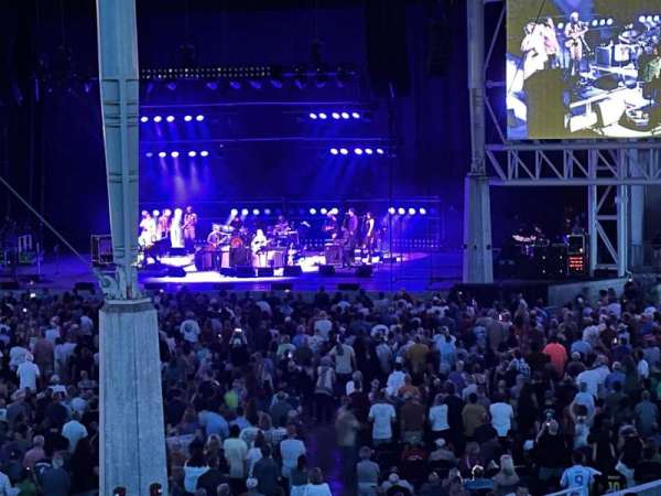 Hartford Healthcare Amphitheatre, section: 304, row: LLL, seat: 1