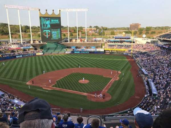 Kauffman Stadium, section: 417, row: N, seat: 8