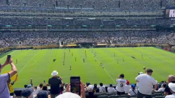 MetLife Stadium, section: 215, row: 10, seat: 16