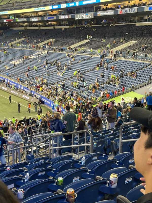 Lumen Field, section: 121, row: KK, seat: 8